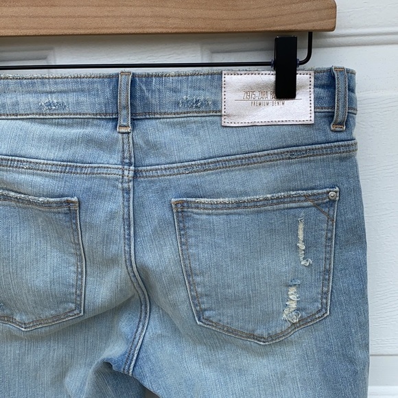 Zara Basic Z1975 Denim Light Wash Distressed Jeans Size 4 - Picture 10 of 16